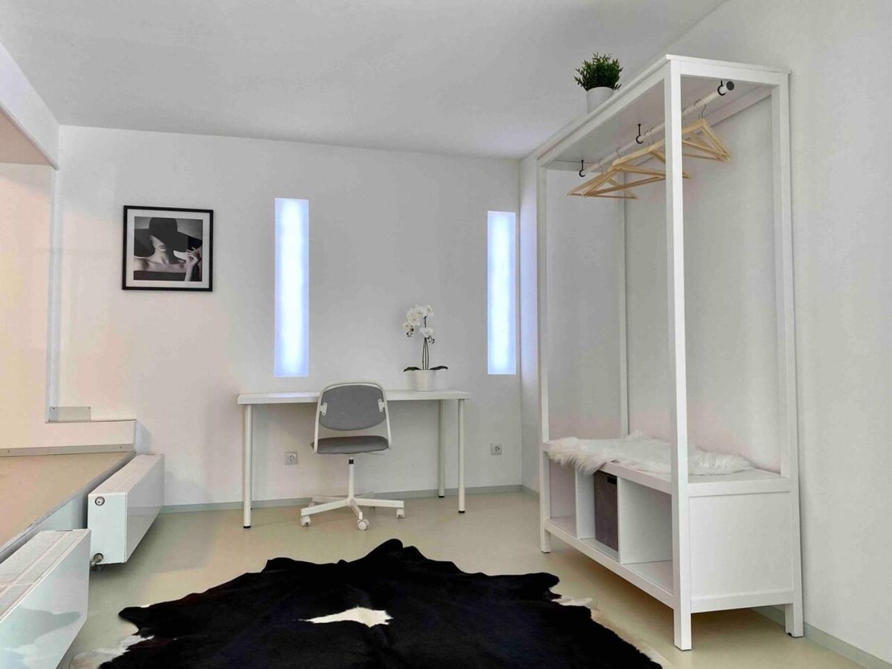 Loft With Pool Table, Kitchen Island & Gallery Appartamento *